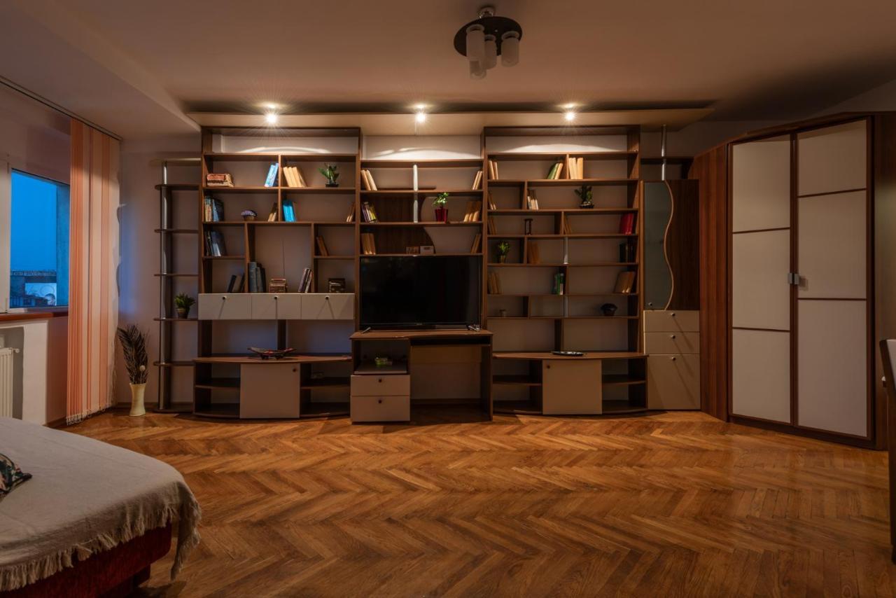 Old Town Home Library Bukareszt Zewnętrze zdjęcie